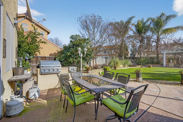 3816 Babson Dr, Elk Grove, CA 95758