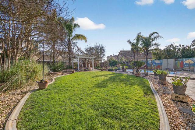 3816 Babson Dr, Elk Grove, CA 95758