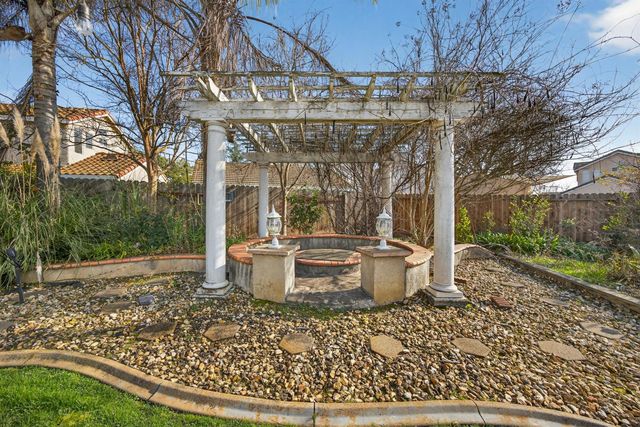 3816 Babson Dr, Elk Grove, CA 95758