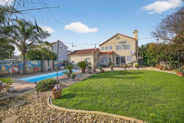 3816 Babson Dr, Elk Grove, CA 95758