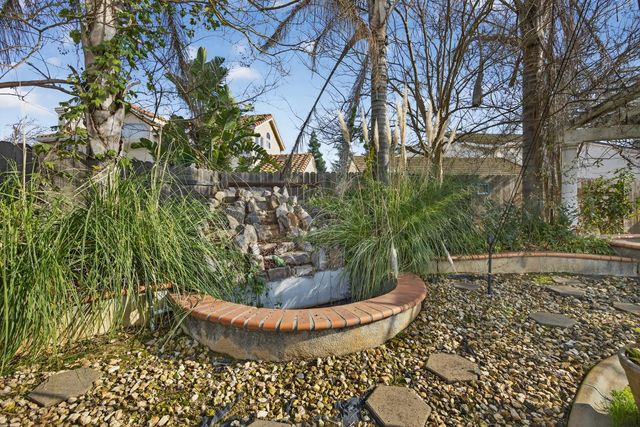 3816 Babson Dr, Elk Grove, CA 95758