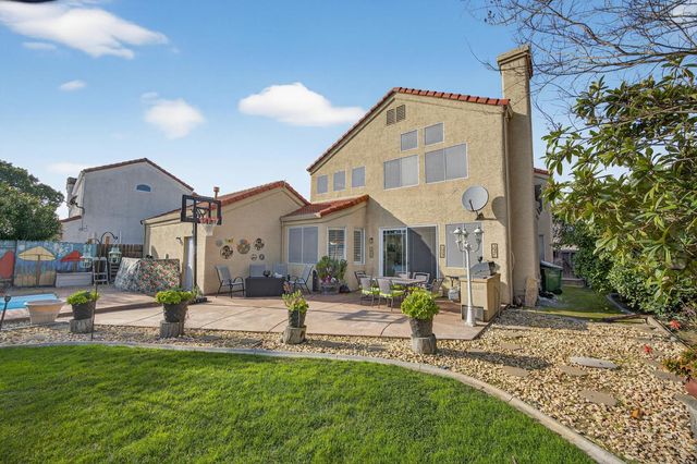 3816 Babson Dr, Elk Grove, CA 95758