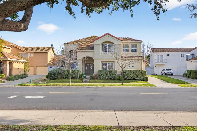 3816 Babson Dr, Elk Grove, CA 95758