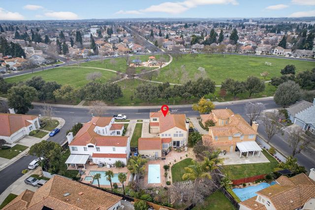 3816 Babson Dr, Elk Grove, CA 95758