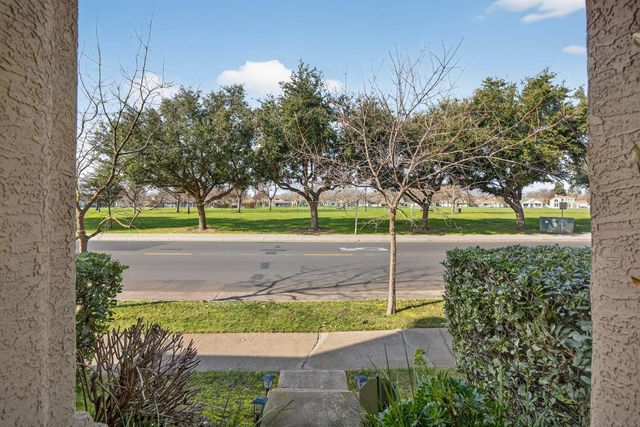 3816 Babson Dr, Elk Grove, CA 95758
