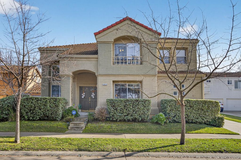 3816 Babson Dr, Elk Grove, CA 95758