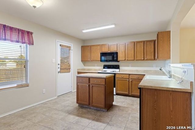 160 KAYLEE CHASE, Cibolo, TX 78108