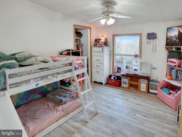 516 ROBERTS RD, Great Cacapon, WV 25422