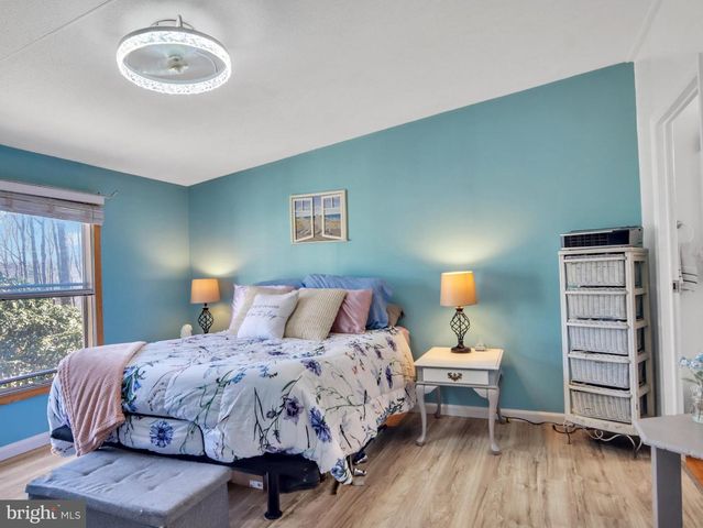 516 ROBERTS RD, Great Cacapon, WV 25422