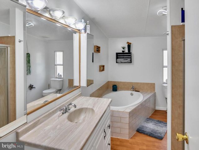 516 ROBERTS RD, Great Cacapon, WV 25422