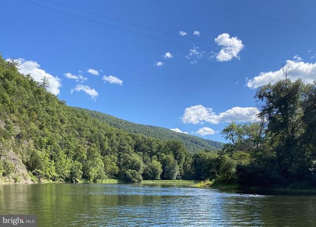 516 ROBERTS RD, Great Cacapon, WV 25422