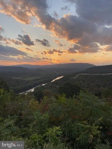 516 ROBERTS RD, Great Cacapon, WV 25422