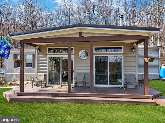 516 ROBERTS RD, Great Cacapon, WV 25422