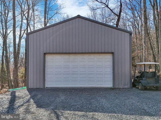 516 ROBERTS RD, Great Cacapon, WV 25422