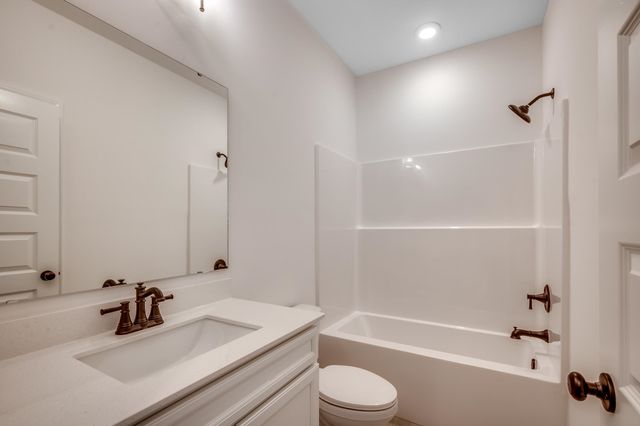 163 Glengrove Lane, Murrells Inlet, SC 29576