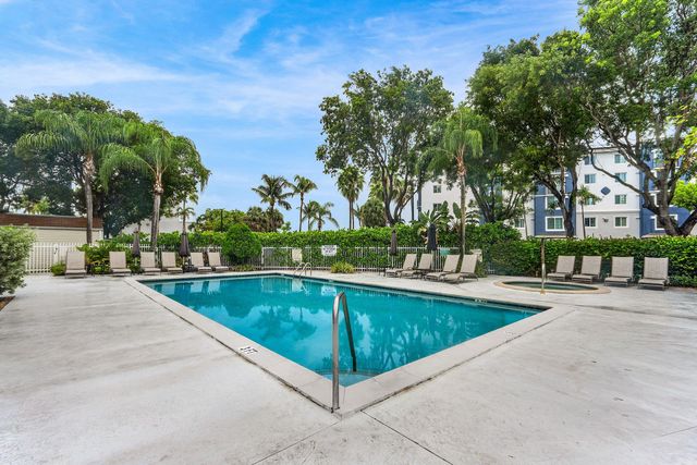 612 Executive Center Drive 107, West Palm Beach, FL 33401