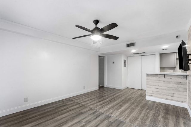 612 Executive Center Drive 107, West Palm Beach, FL 33401