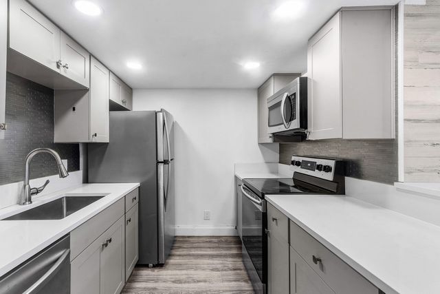 612 Executive Center Drive 107, West Palm Beach, FL 33401