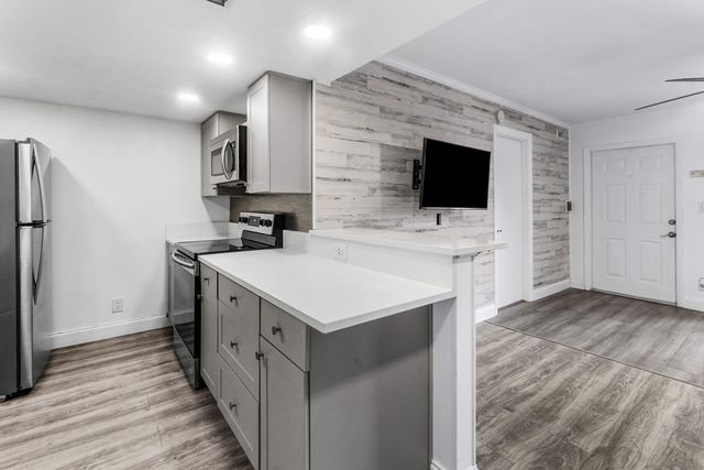 612 Executive Center Drive 107, West Palm Beach, FL 33401