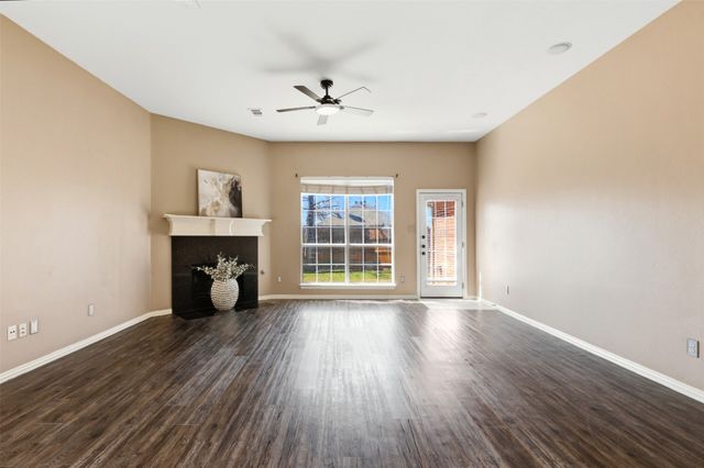 5517 LONGHORN Drive, The Colony, TX 75056