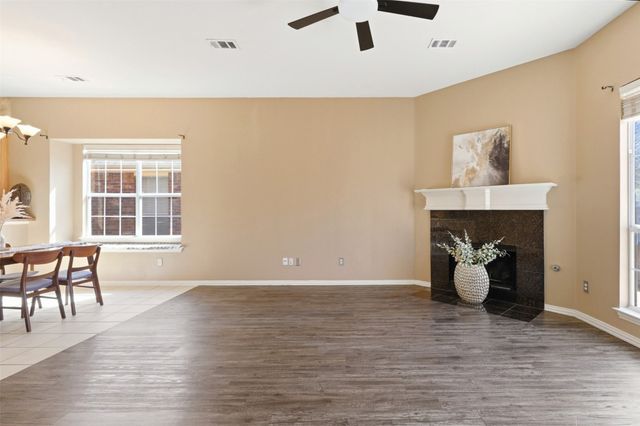 5517 LONGHORN Drive, The Colony, TX 75056