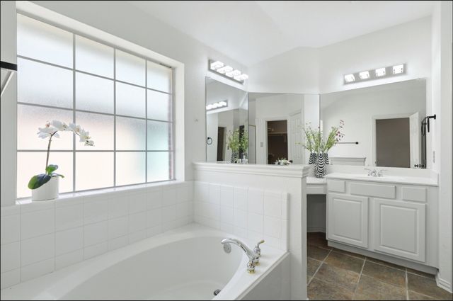 5517 LONGHORN Drive, The Colony, TX 75056