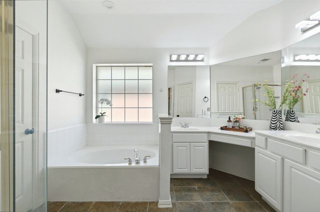 5517 LONGHORN Drive, The Colony, TX 75056