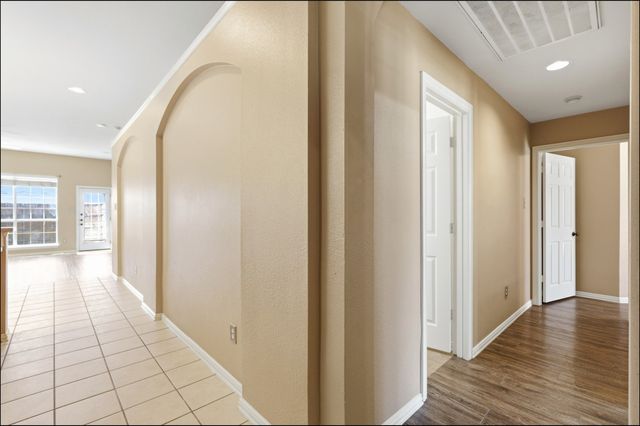 5517 LONGHORN Drive, The Colony, TX 75056