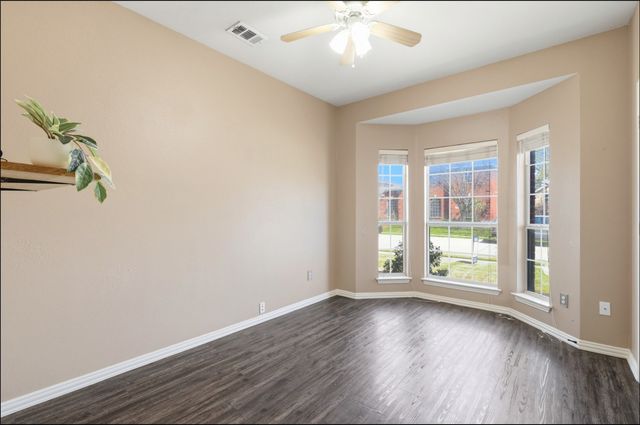 5517 LONGHORN Drive, The Colony, TX 75056