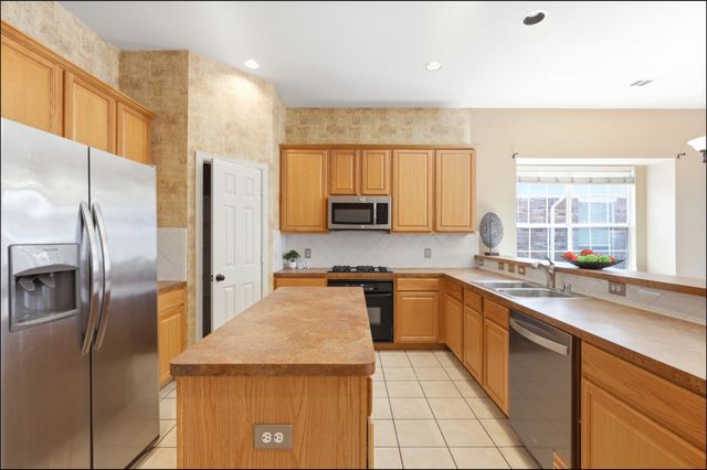 5517 LONGHORN Drive, The Colony, TX 75056