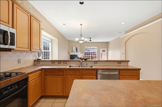 5517 LONGHORN Drive, The Colony, TX 75056