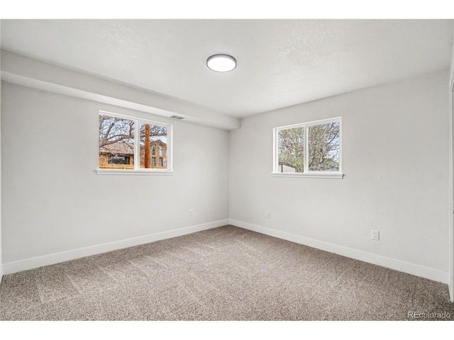 440 S Pine St, Keenesburg, CO 80643