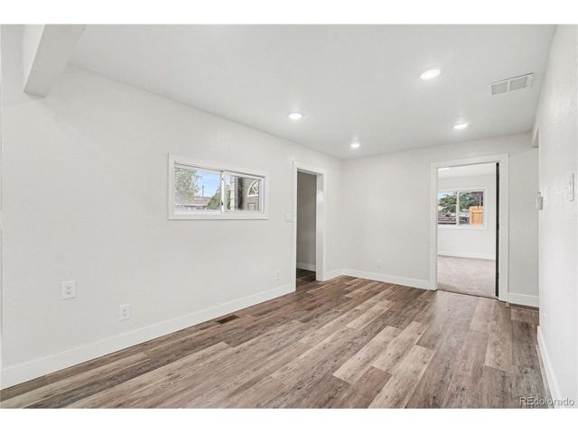 440 S Pine St, Keenesburg, CO 80643