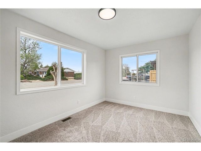 440 S Pine St, Keenesburg, CO 80643