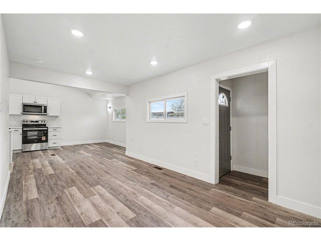 440 S Pine St, Keenesburg, CO 80643
