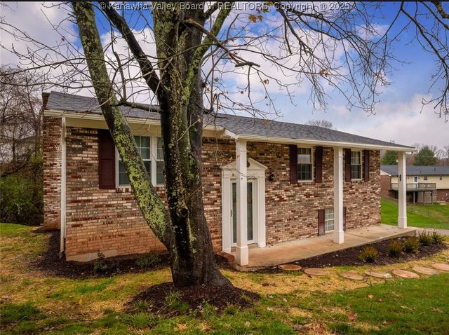 5208 Bethany Drive, Cross Lanes, WV 25313