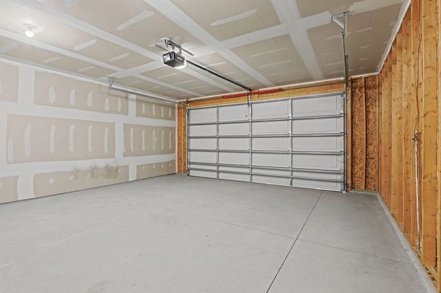 3833-3835 S Bluelake Ct, Wichita, KS 67215