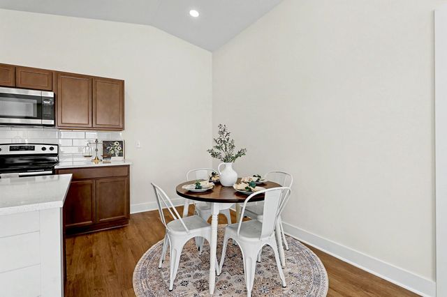 3833-3835 S Bluelake Ct, Wichita, KS 67215