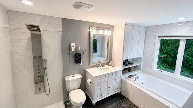 15576 Canyon Ridge, Eden Prairie, MN 55347