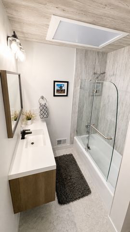 15576 Canyon Ridge, Eden Prairie, MN 55347