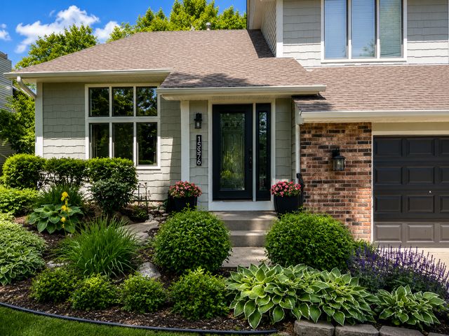 15576 Canyon Ridge, Eden Prairie, MN 55347