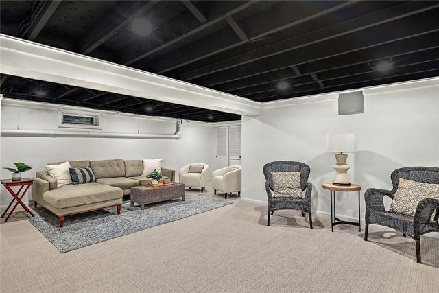 1 Cheshire Drive, Barrington, RI 02806