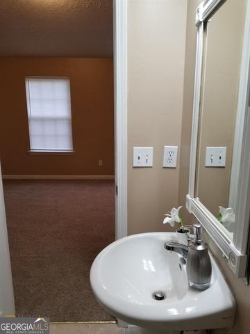 6111 Camden Forrest Drive, Riverdale, GA 30274