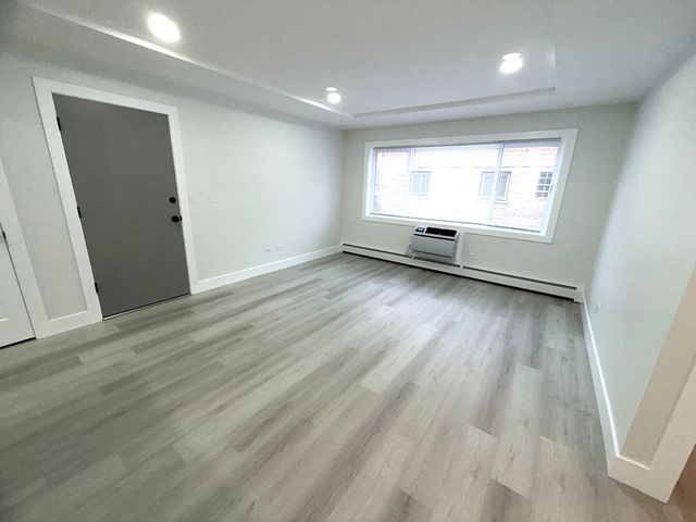 6747 N Olmsted Avenue 1A, Chicago, IL 60631