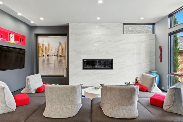 31 La Scala Court, Little Rock, AR 72212