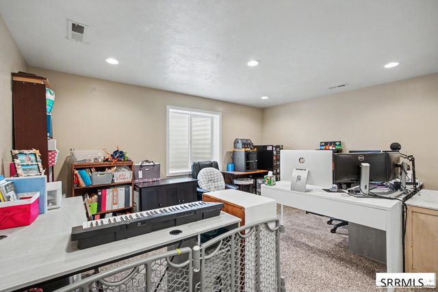 619 S Holladay Circle, Ammon, ID 83406