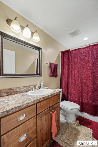 619 S Holladay Circle, Ammon, ID 83406