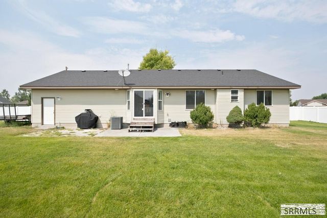 619 S Holladay Circle, Ammon, ID 83406
