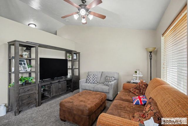619 S Holladay Circle, Ammon, ID 83406