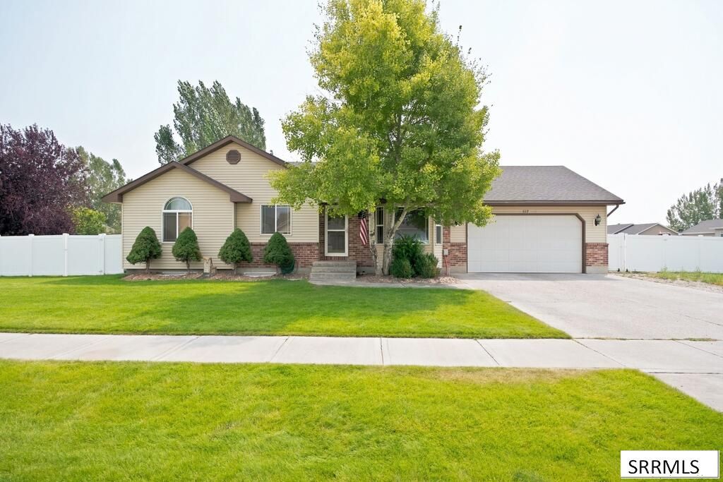 619 S Holladay Circle, Ammon, ID 83406